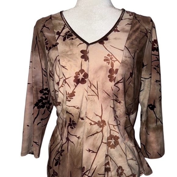 Roz & Ali  V-Neck Women's Top - Brown - Picture 3 of 4